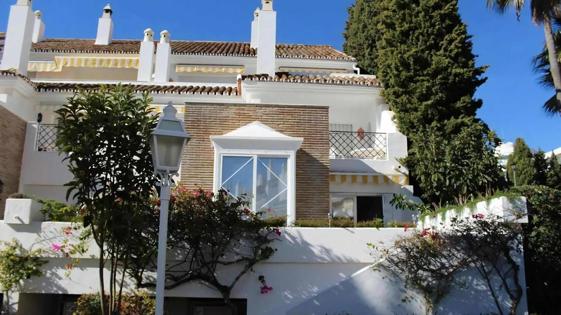 Studio Fuer 4 Personenund 1 Kind In Andalusien Estepona