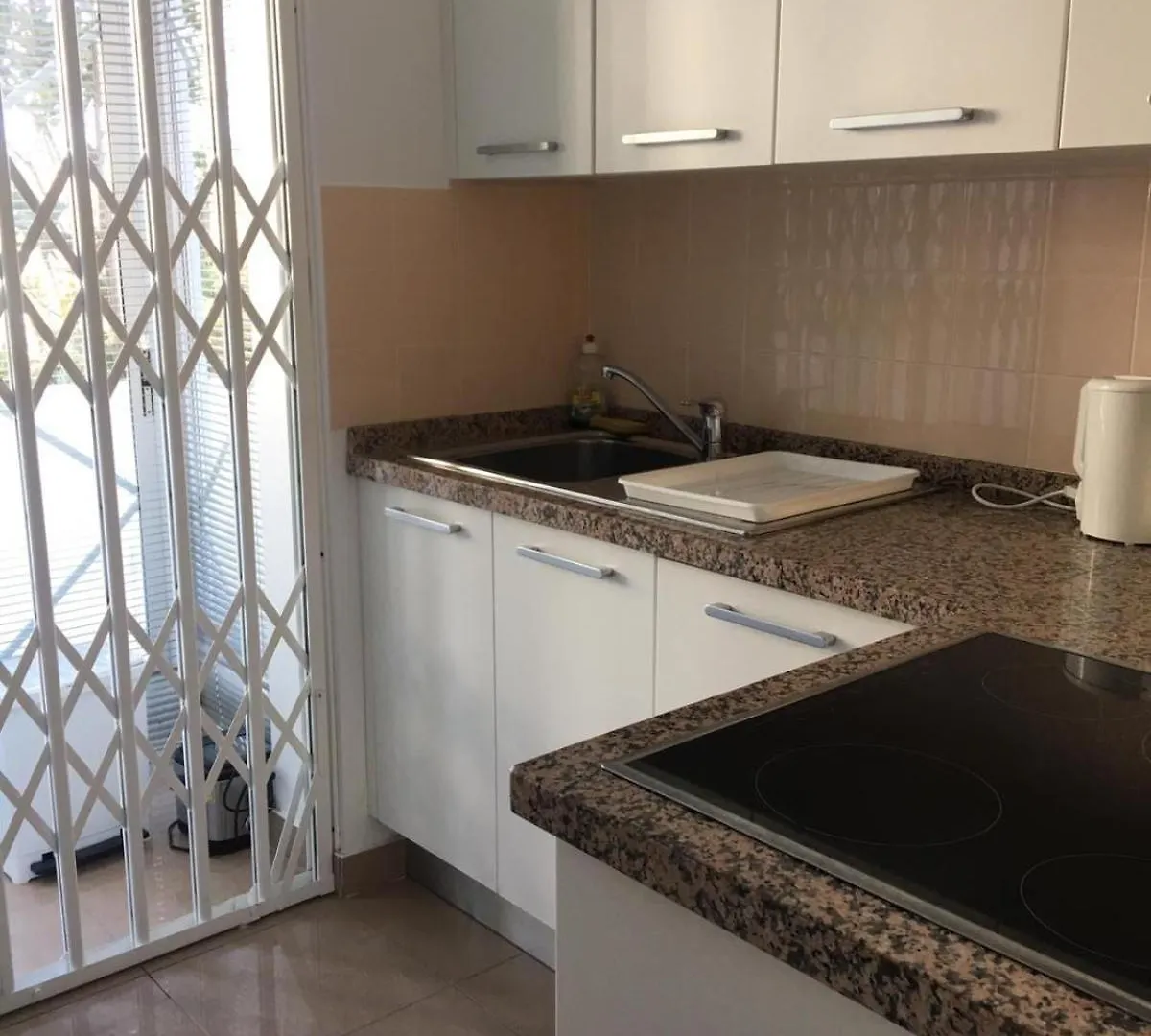 Studio Fuer 4 Personenund 1 Kind In Andalusien Estepona