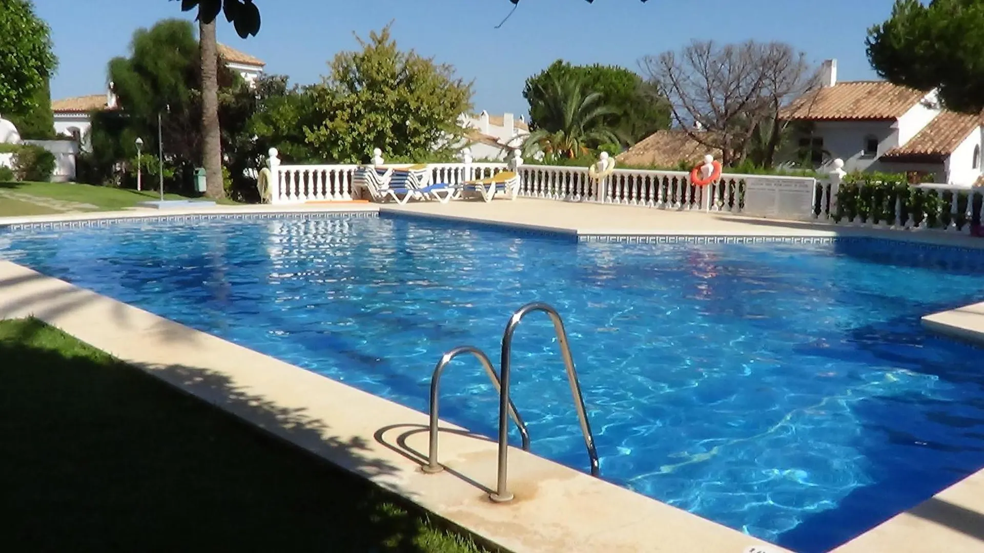 Studio Fuer 4 Personenund 1 Kind In Andalusien Estepona 0*,